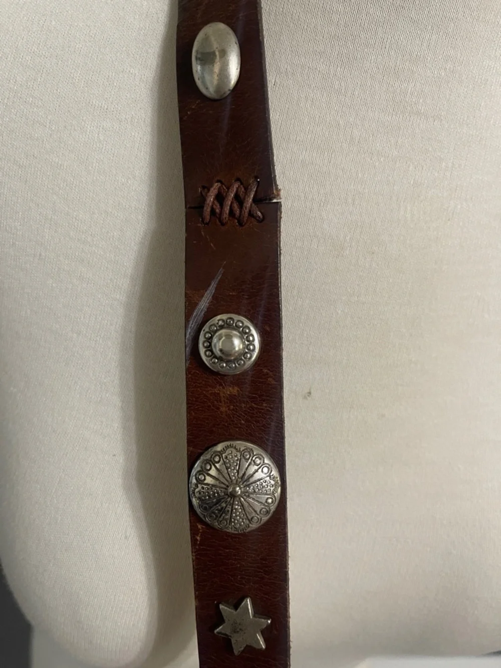 VTG Fossil Brown Leather Belt with Silver Concho and Star Studs - Picture 6 of 6